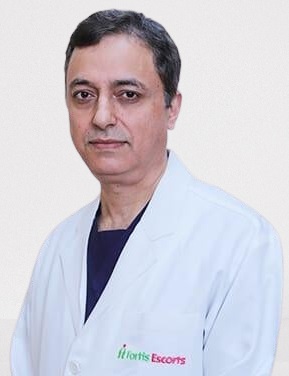 dr Naveen Saraf best Cardiothoracic Surgeon fortis hospital Delhi